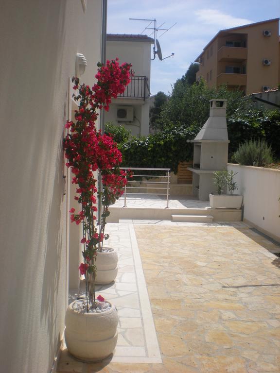 Apartments Oklopcic Трогир Экстерьер фото